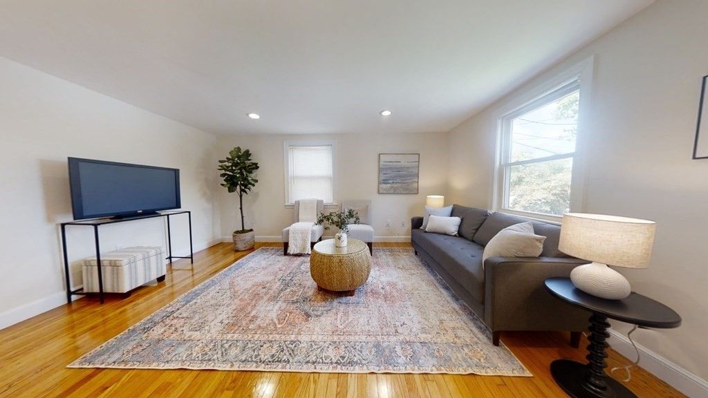 350 California St, Newton, MA 02458