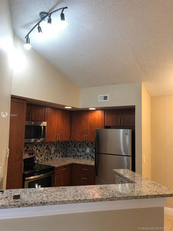 Address Not Disclosed, Sunrise, FL 33325