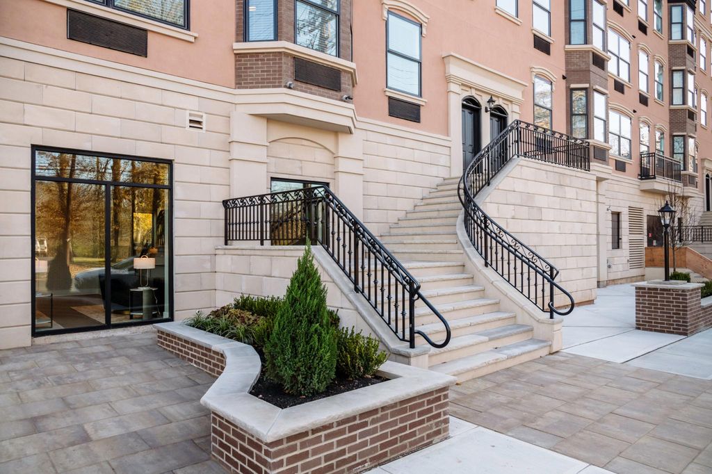 Meridia Brownstones Apartments in Rahway, NJ 07065 12