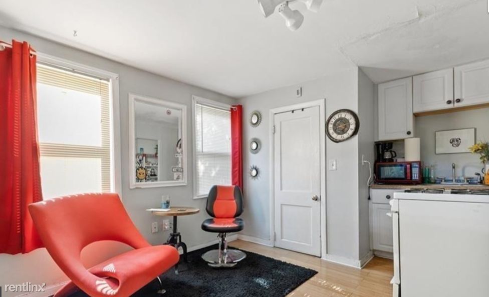 8A Herbert St #1, Salem, MA 01970