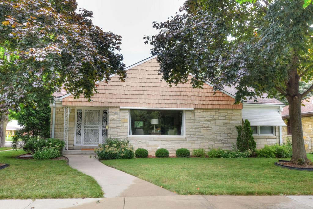 3656 Menomonee River Pkwy, Wauwatosa, WI 53222 Trulia