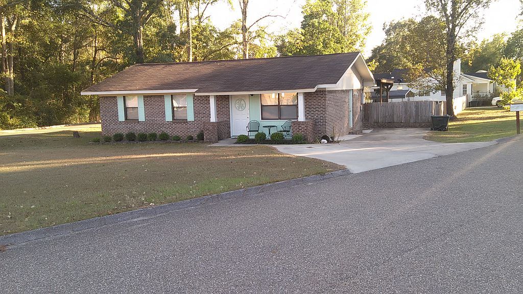 1716 Marie St, Andalusia, AL 36421