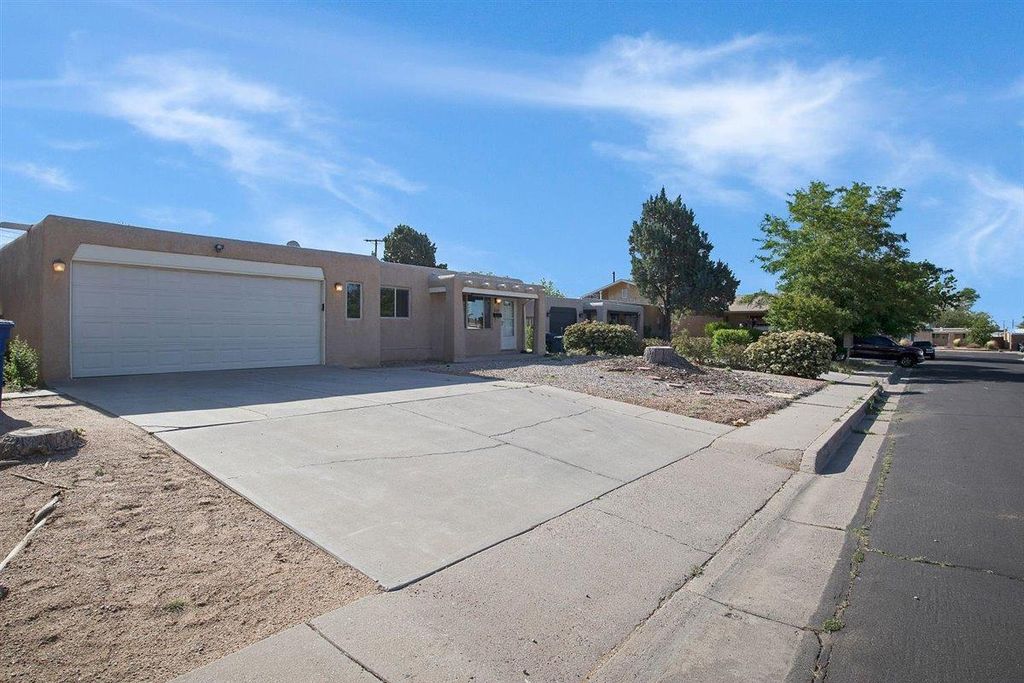 2514 Carol St NE, Albuquerque, NM 87112
