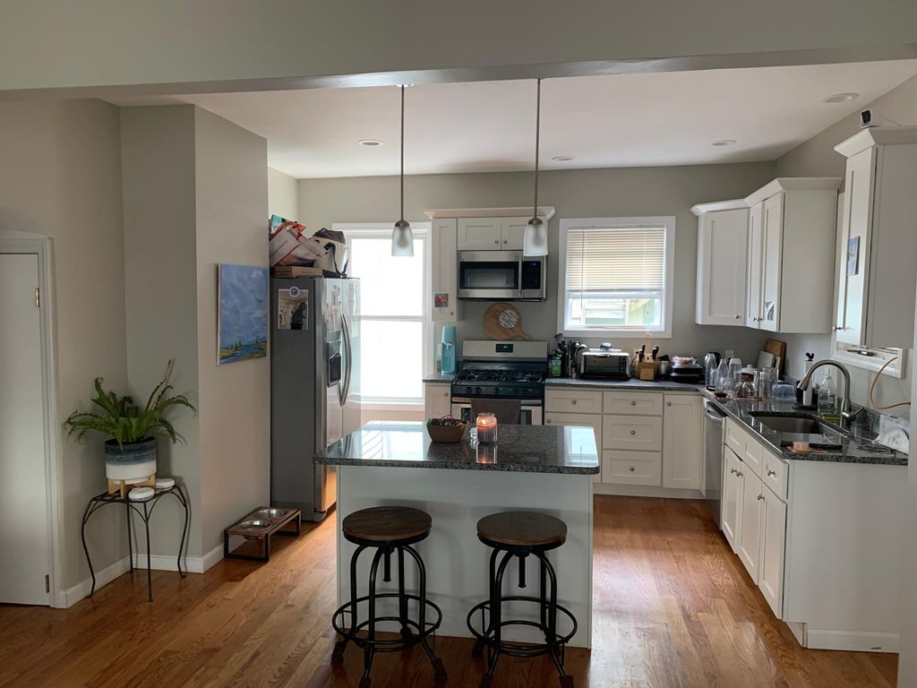 22 Chestnut St #1, Gloucester, MA 01930