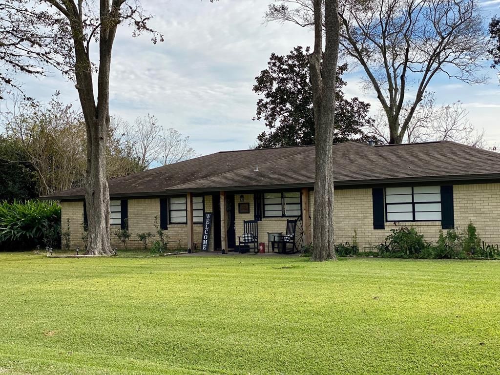 235 Redriver, Bay City, TX 77414