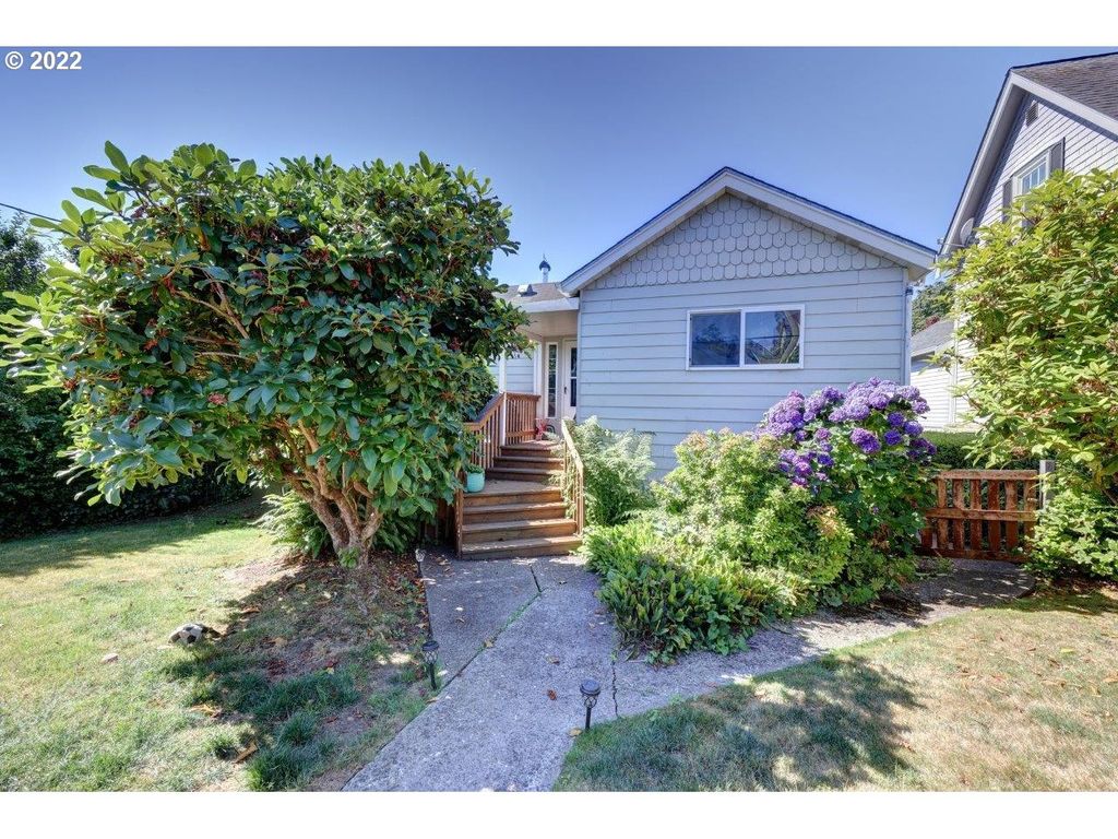 758 Florence Ave, Astoria, OR 97103