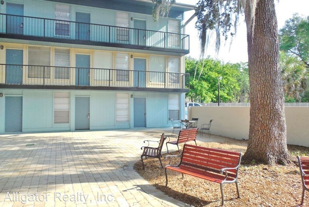 1740 NW 3rd Pl #10, Gainesville, FL 32603