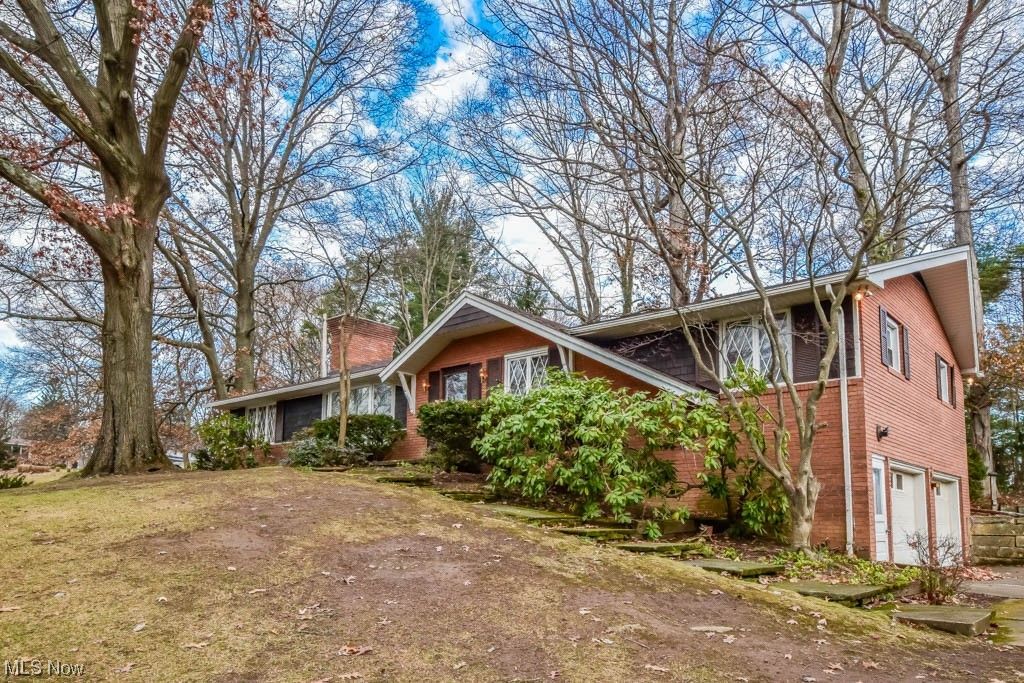 5805 Woodhill Dr NW, Canton, OH 44718 Trulia