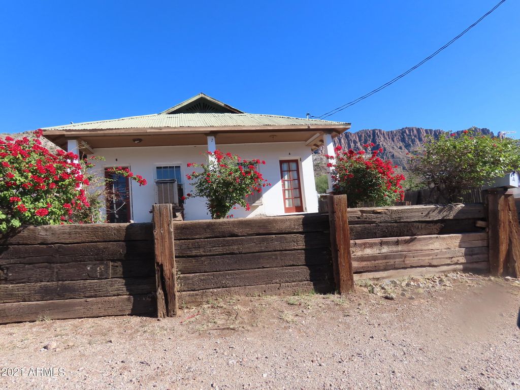 372 N Kellner Ave, Superior, AZ 85173