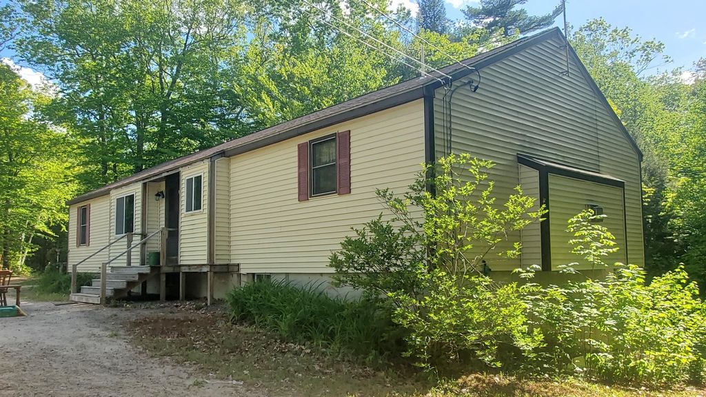8 Ross Farm Road, Albany, NH 03818