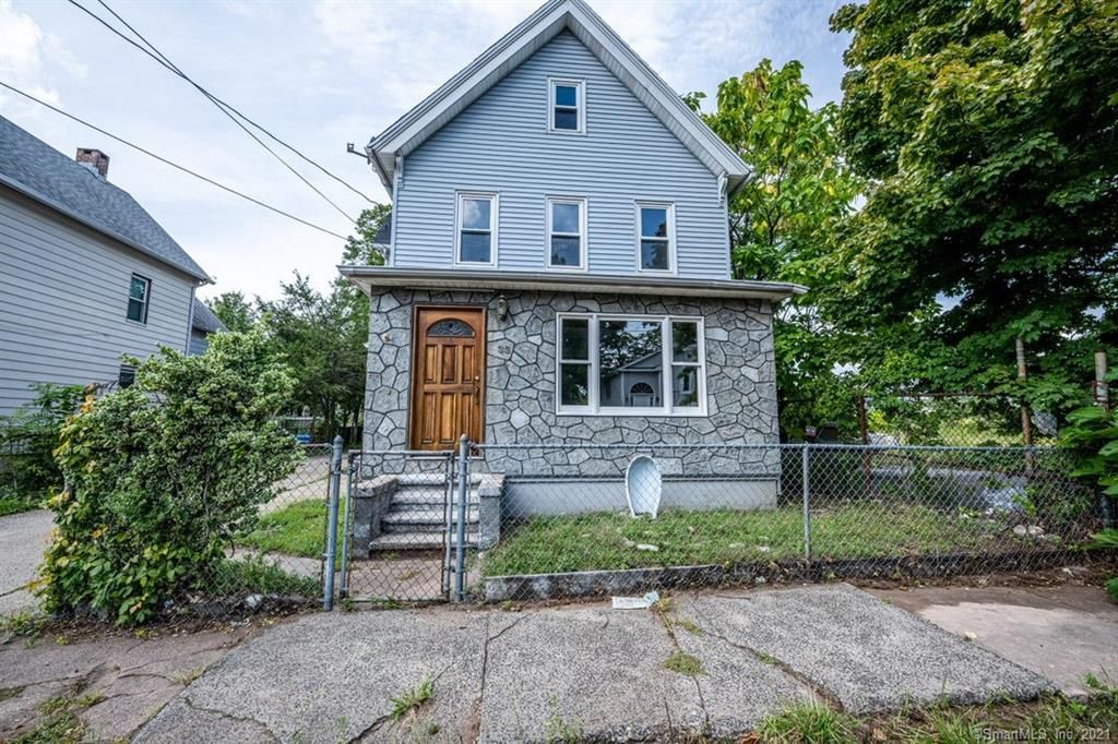 33 Thompson St, West Haven, CT 06516