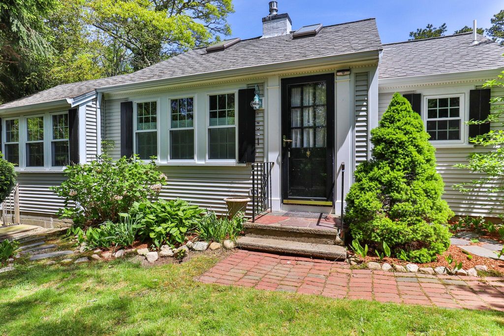 64 Harrison Road, Centerville, MA 02632