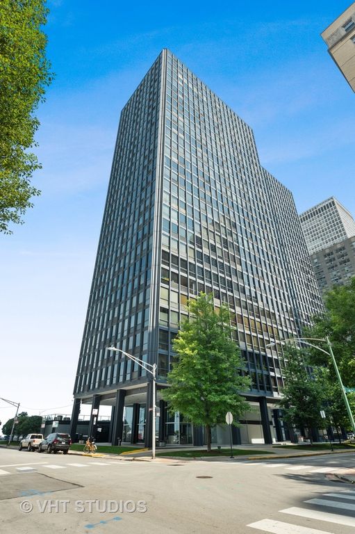 910 N Lake Shore Dr #520, Chicago, IL 60610