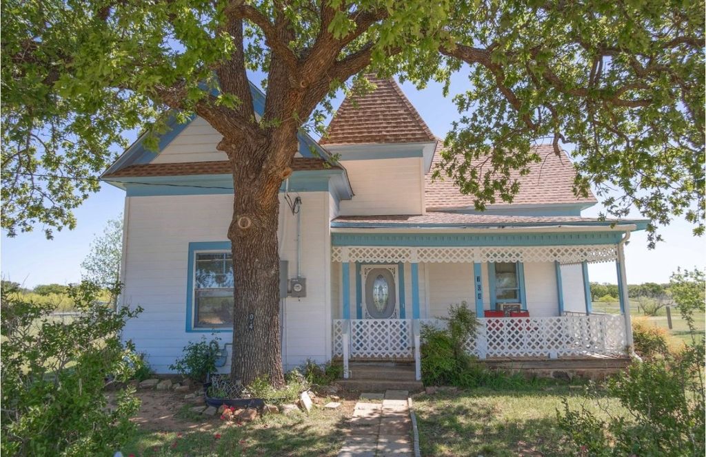 704 S 6th St, Bangs, TX 76823 MLS 20587151 Trulia