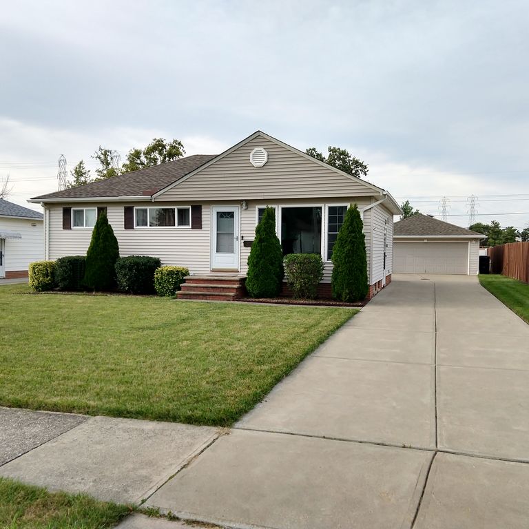 13560 Middlebrook Blvd, Brookpark, OH 3 Bed, 2 Bath SingleFamily