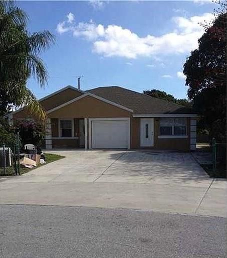 432 NE 15th Ct, Boynton Beach, FL 33435