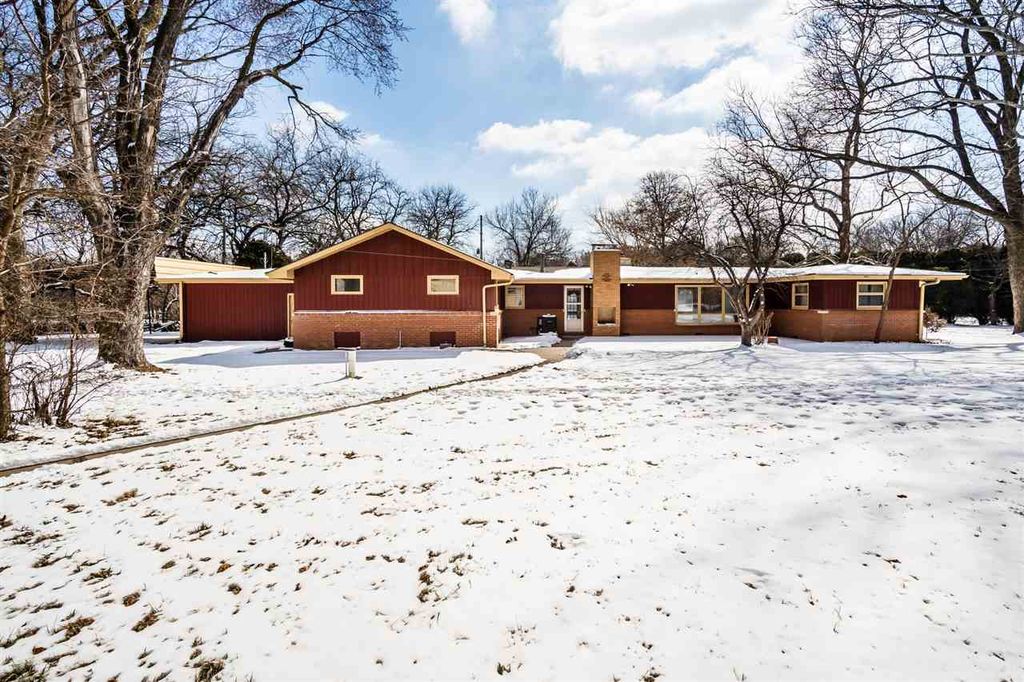10010 W Pawnee St, Wichita, KS 67215 2 Bed, 2 Bath SingleFamily Home