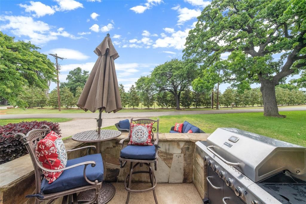3290 Peninsula Dr, Southlake, TX 76092