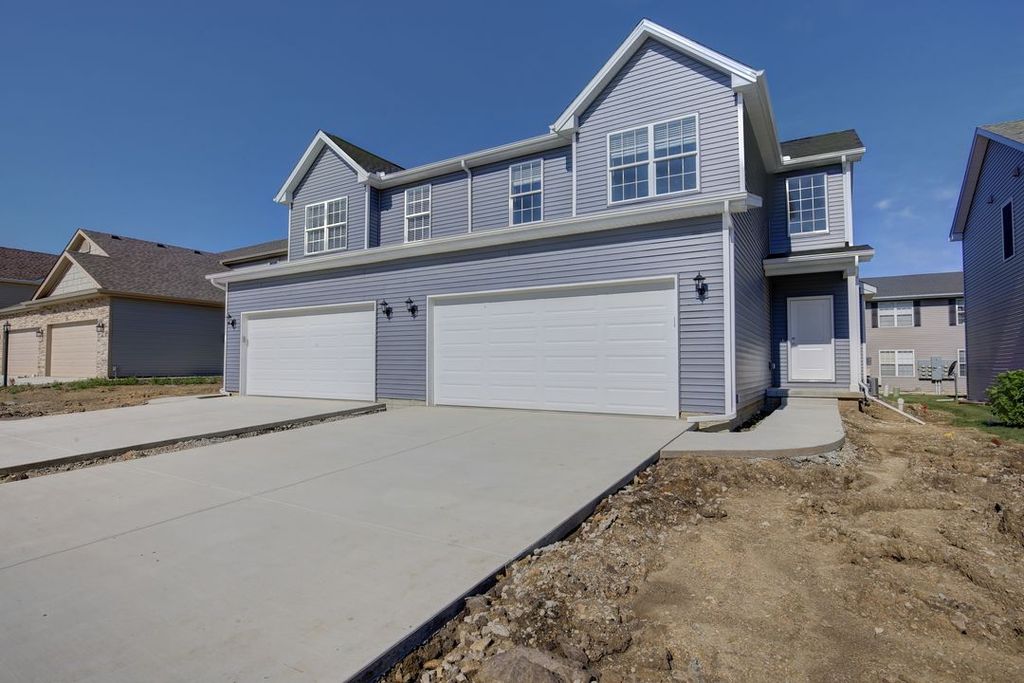 127 Tickseed Ave, Savoy, IL 61874