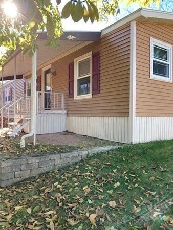 5 Sunshine Ter, North Grosvenordale, CT 06255