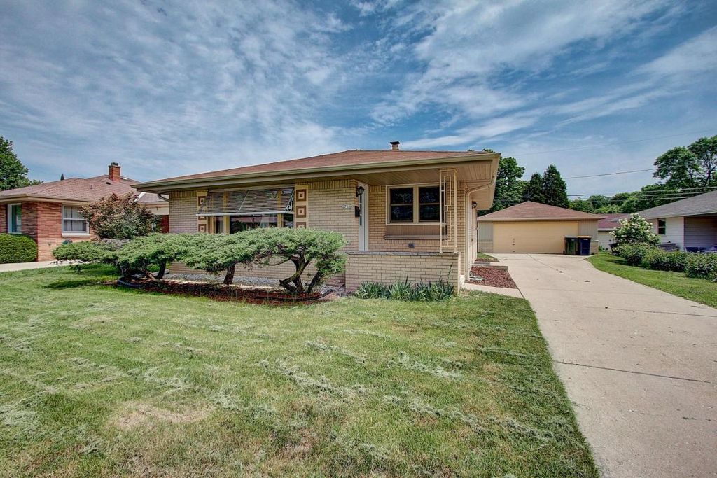 2766 S 72nd St, West Allis, WI 53219 Trulia