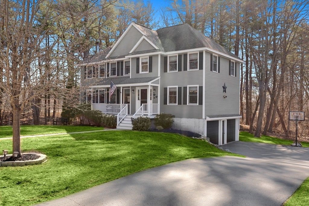 28 Goldsmith Dr, Newburyport, MA - 3 Bed, 3 Bath Single-Family Home