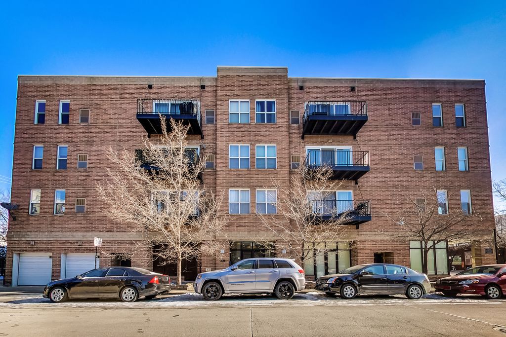 647 N Green St #201, Chicago, IL 60642