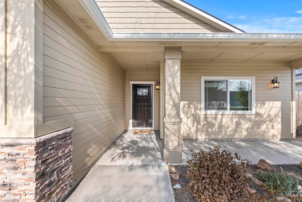 10756 Longtail Dr, Nampa, ID 83687