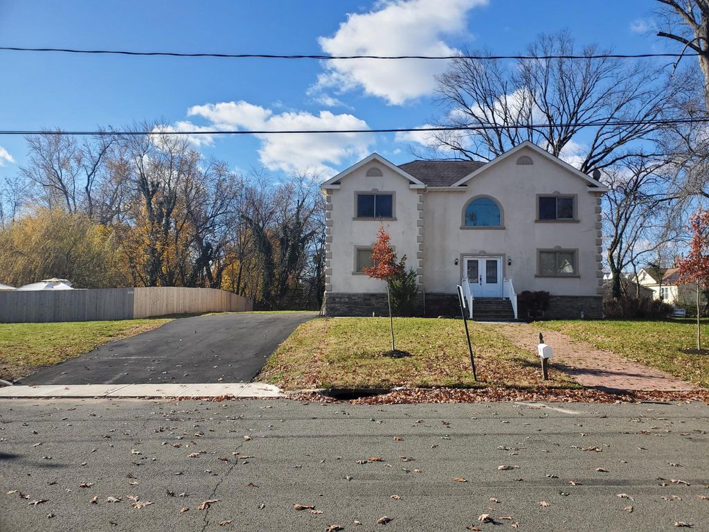 37 Louisiana Ave, Trenton, NJ 08638