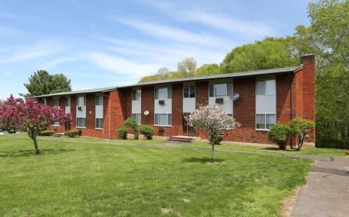 100 Rose Cir, Middletown, CT 06457