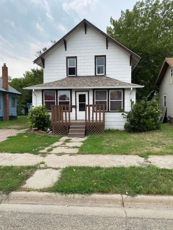 411 N 3rd St, Aberdeen, SD 57401
