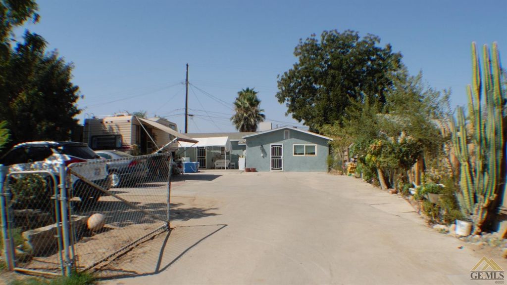 703 Sparling Ave, Bakersfield, CA 93307