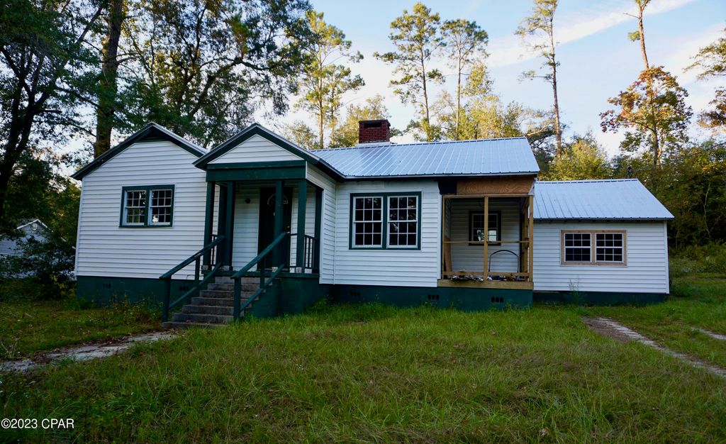 54 W Barnes Ave, Chattahoochee, FL 32324 SingleFamily Home for Sale