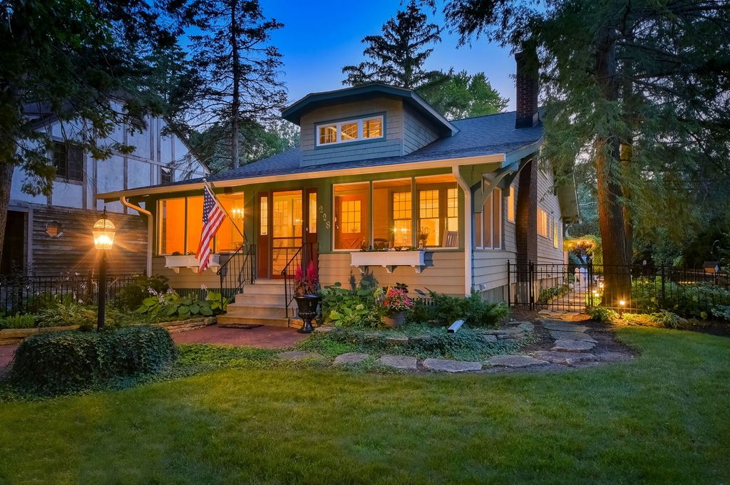 228 Logan Ave Geneva Il 60134 Trulia