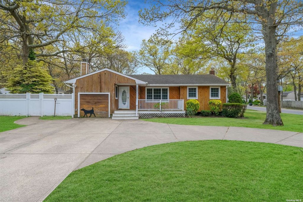 200 Peconic Avenue, Medford, NY 11763 Trulia