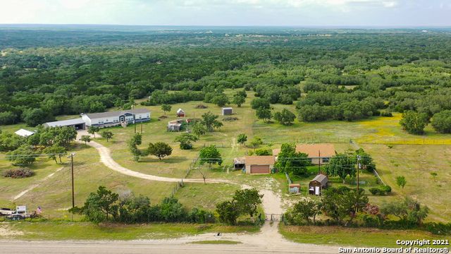 15721 State Highway 41, Rocksprings, TX 78880