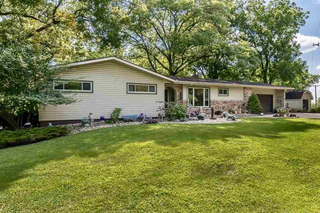 11 Hilltop Dr, Coal Valley, IL 61240 Trulia