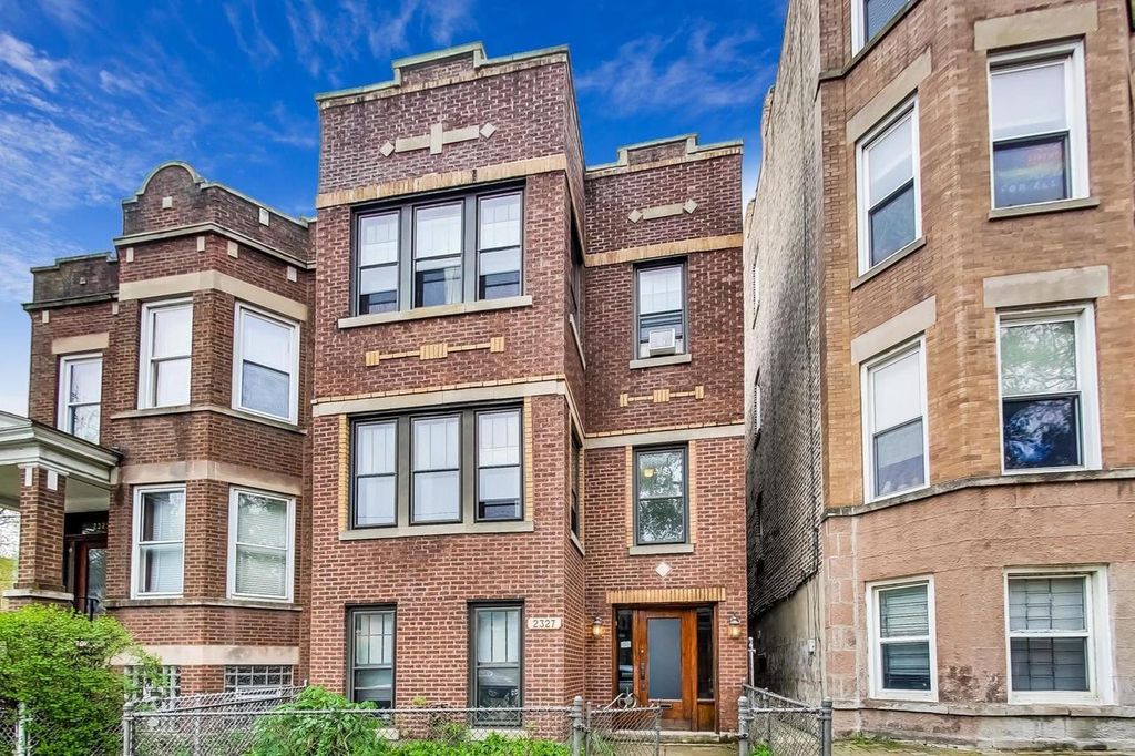 2327 W Superior St #2, Chicago, IL 60612