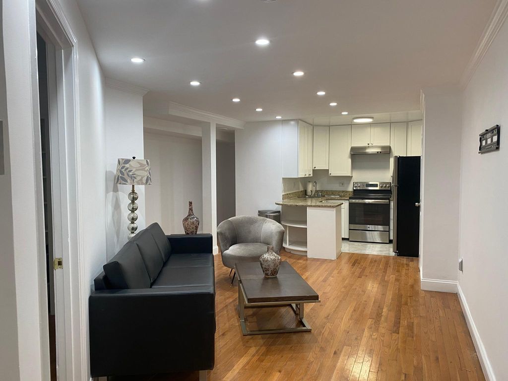 1828 California St NW, Washington, DC 20009