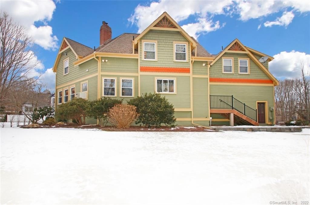 101 Quaker Farms Rd, Southbury, CT 06488