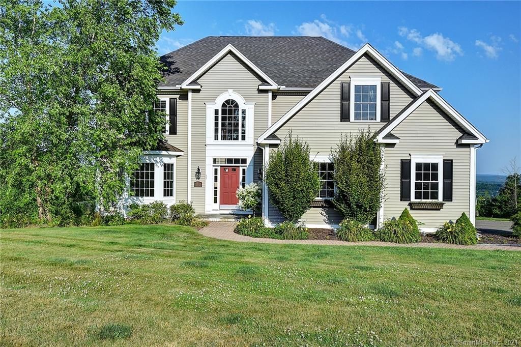 55 Ribera Ln, Middletown, CT 06457