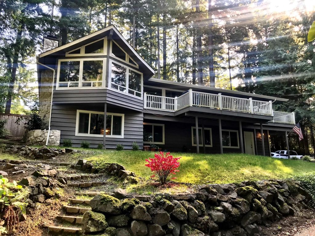 12848 Ridgetop Blvd #B, Silverdale, WA 98383