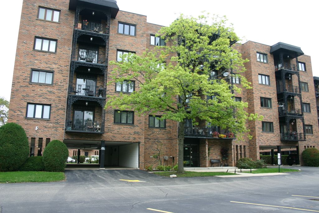 9356 Landings Ln #507, Des Plaines, IL 60016