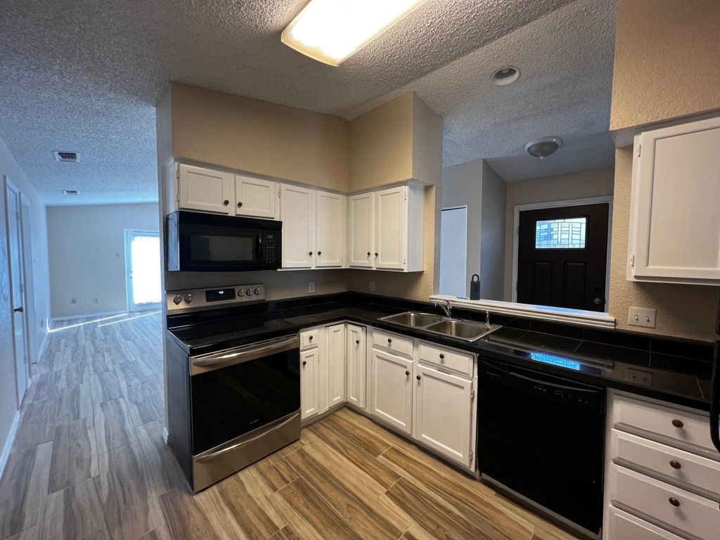 4403 Fairgate Dr, Midland, TX 79707