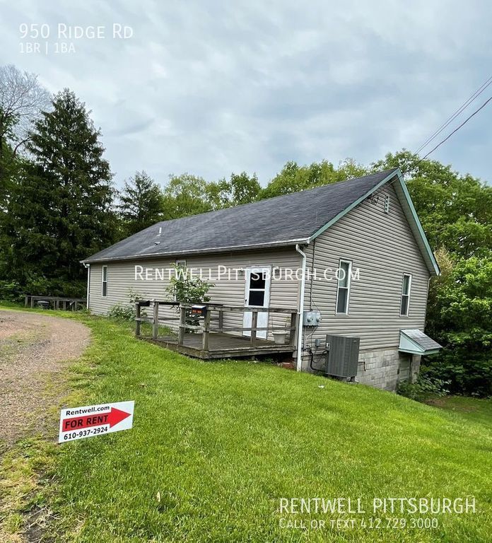 950 Ridge Rd, Bridgeville, PA 15017