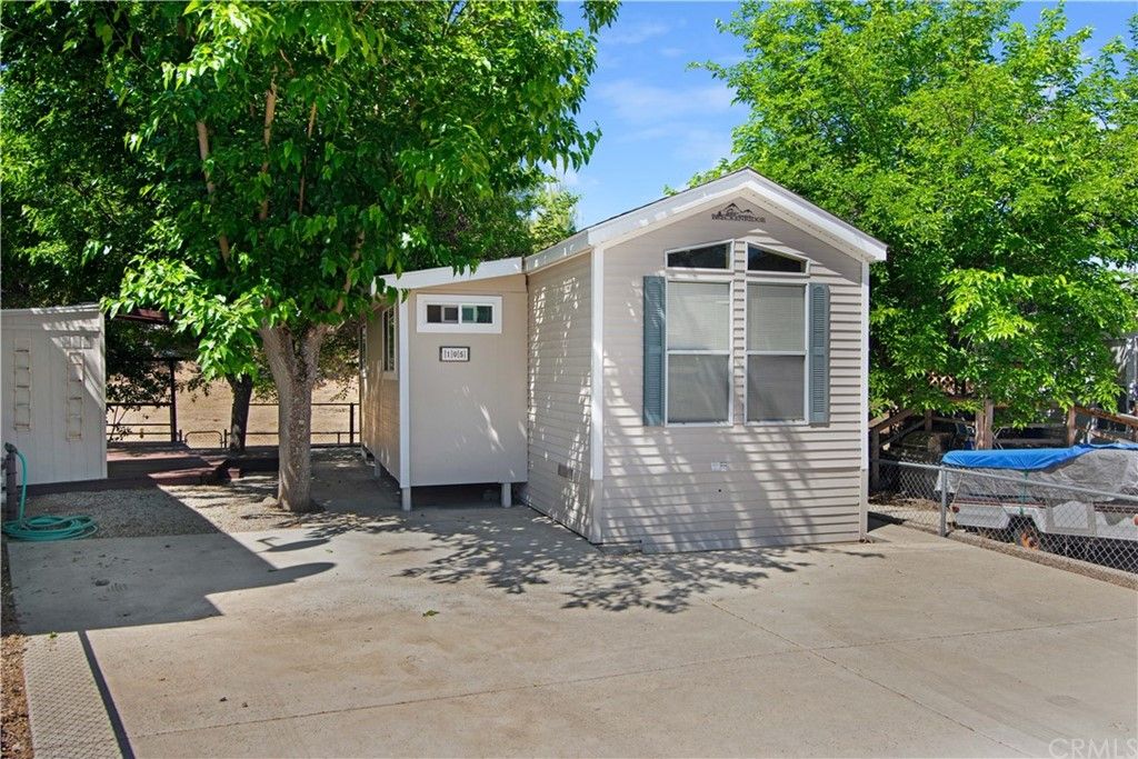 2172 Yellow Feather Ln, Paso Robles, CA 93446
