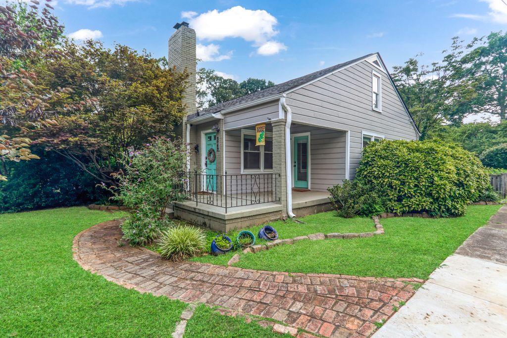 2489 Semmes St, East Pt, GA 30344