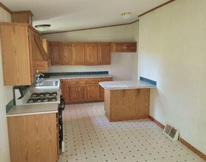 201 Ash St S, Comfrey, MN 56019