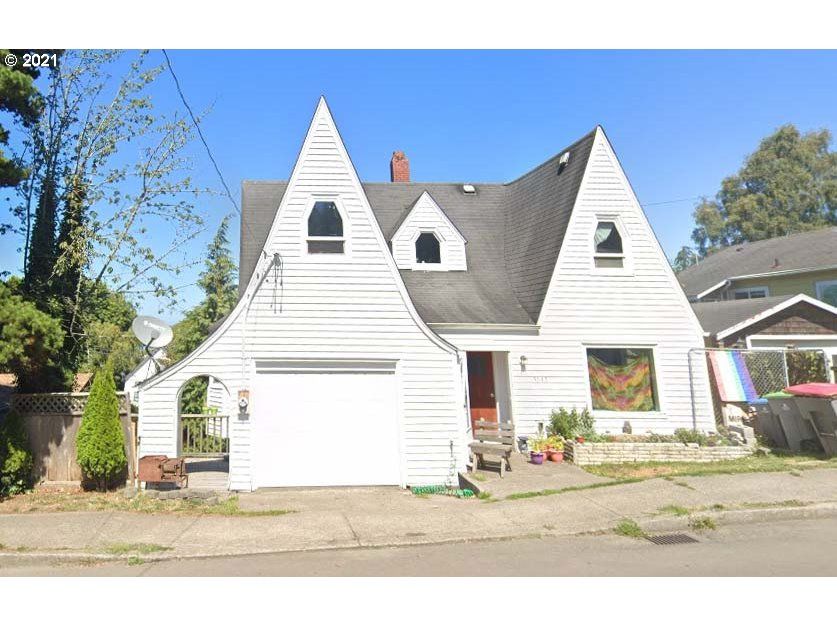 4542 Leif Erikson Dr, Astoria, OR 97103