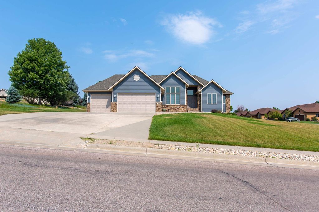 7186 Prestwick Rd, Rapid City, SD 57702